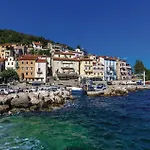 Stunning In Mošćenička Draga