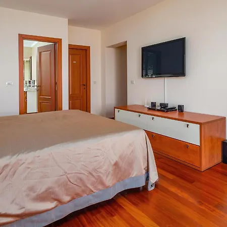 Apartment Stunning In