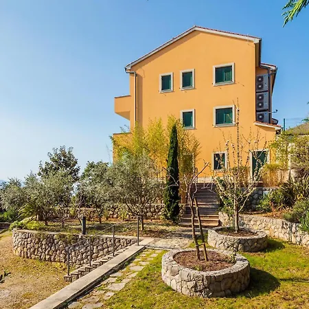 Stunning In Appartement Mošćenička Draga